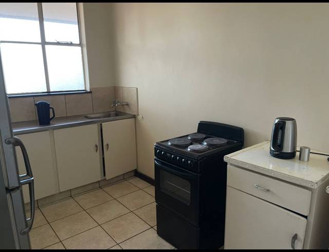 2 BEDROOM APARTMENT RENTED IN VANDERBIJLPARK CW 2